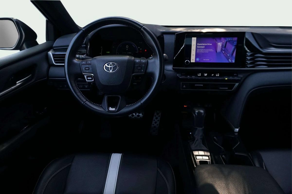 Used 2025 Toyota Camry SE FWD image 20