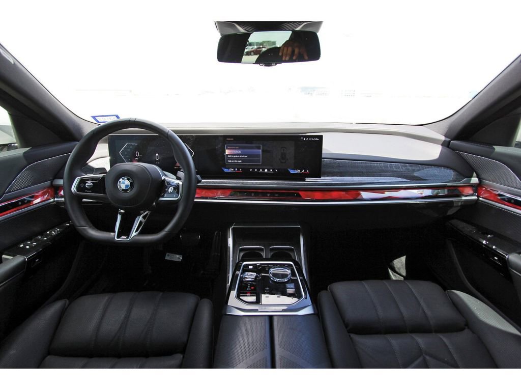 Used 2025 BMW 740i image 9