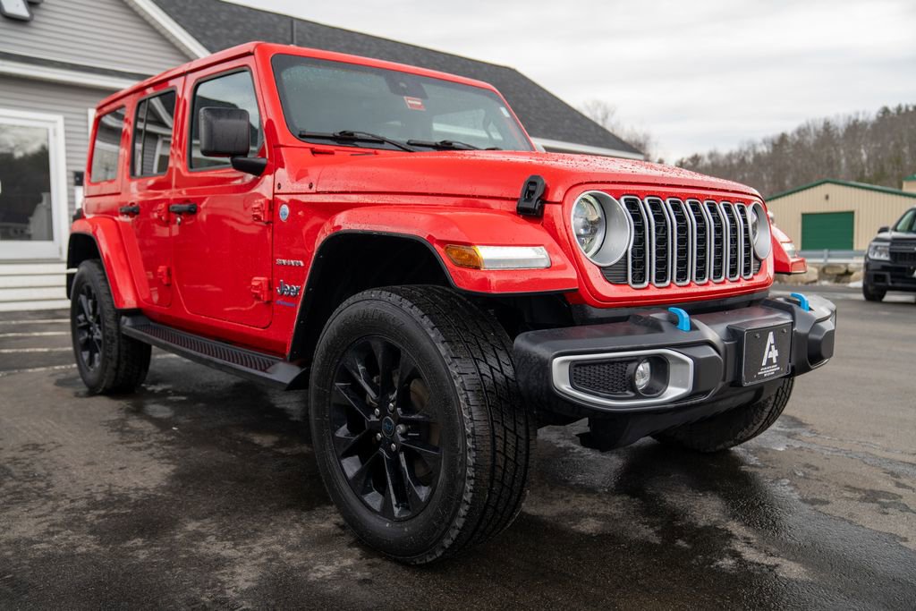 Used 2024 Jeep Wrangler Unlimited Sahara w/ Safety Group image 8