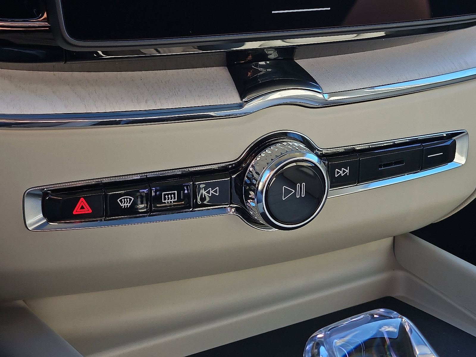 New 2026 Volvo XC60 B5 Ultra w/ Protection Package Premier AWD/4WD image 14