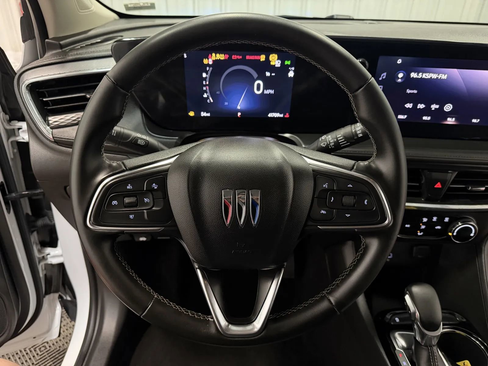 Used 2025 Buick Encore GX Preferred image 19