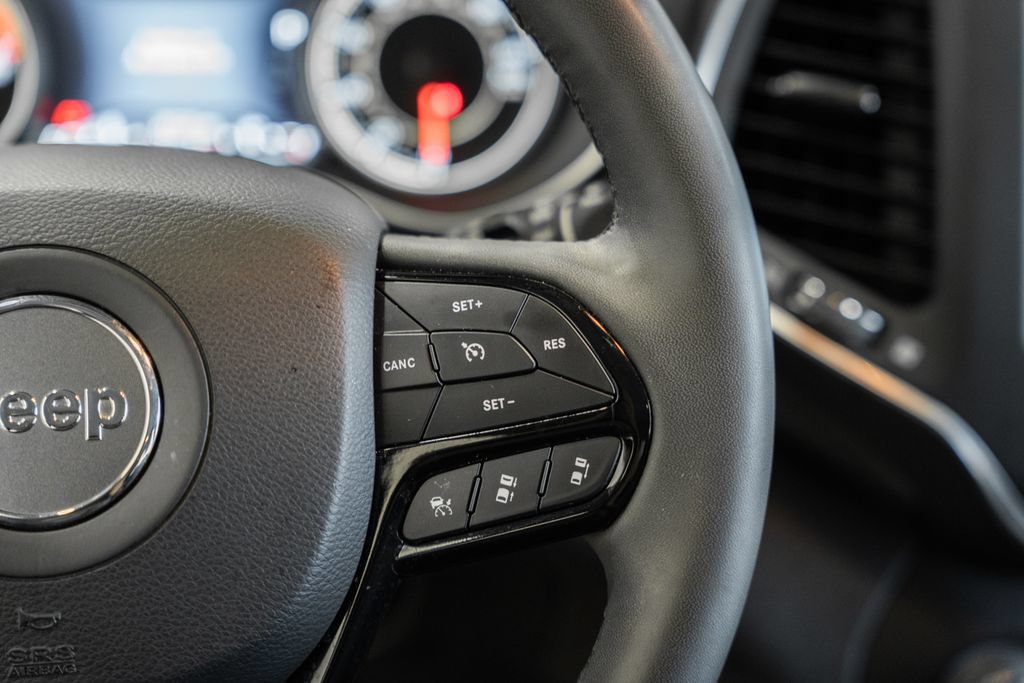 Certified 2023 Jeep Cherokee Altitude Lux AWD/4WD image 28