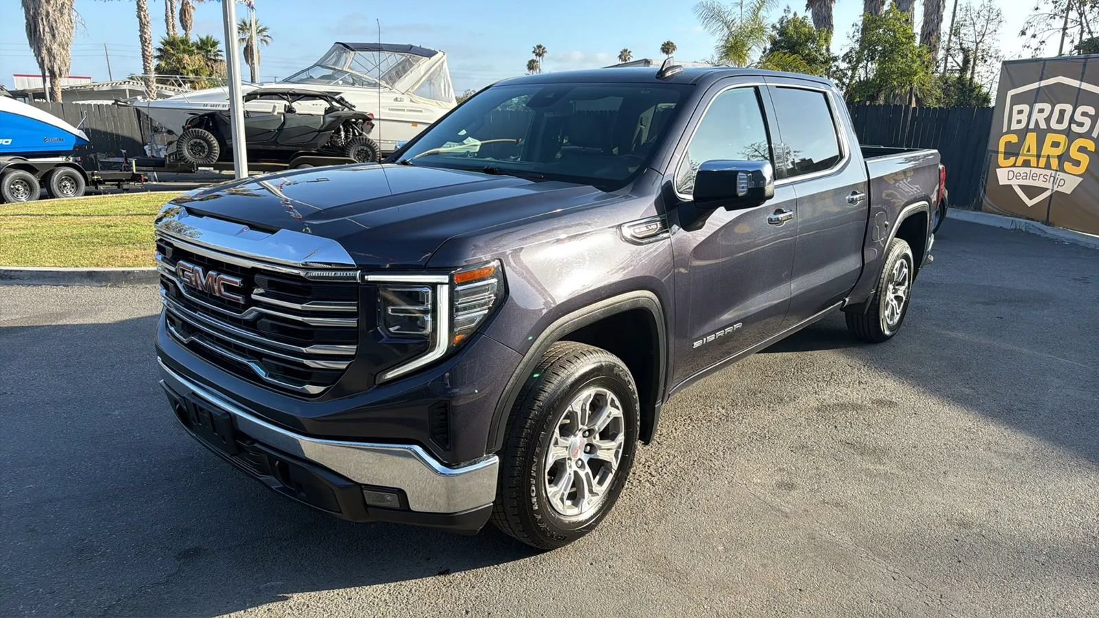 Used 2025 GMC Sierra 1500 SLT RWD image 4