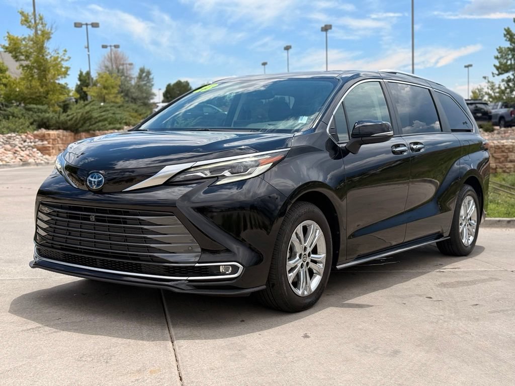 Used 2023 Toyota Sienna Platinum AWD/4WD image 8