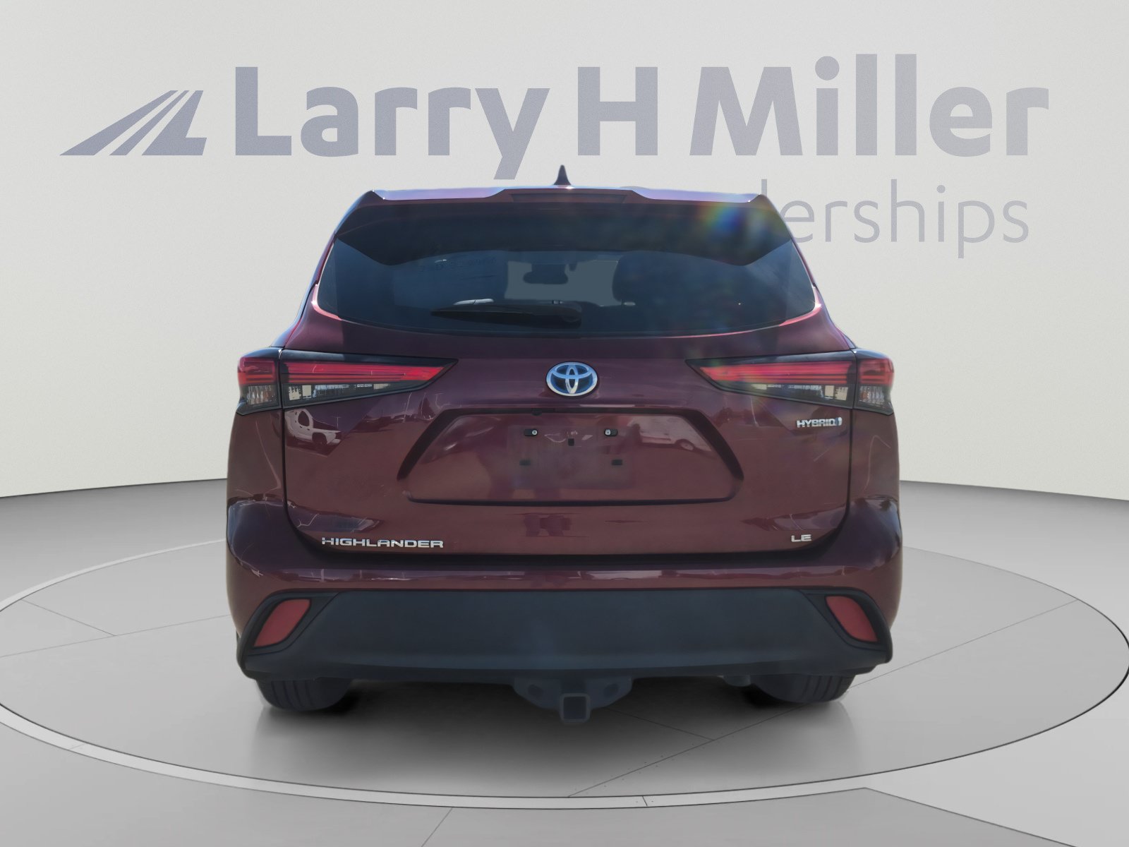 Used 2021 Toyota Highlander LE AWD/4WD image 4