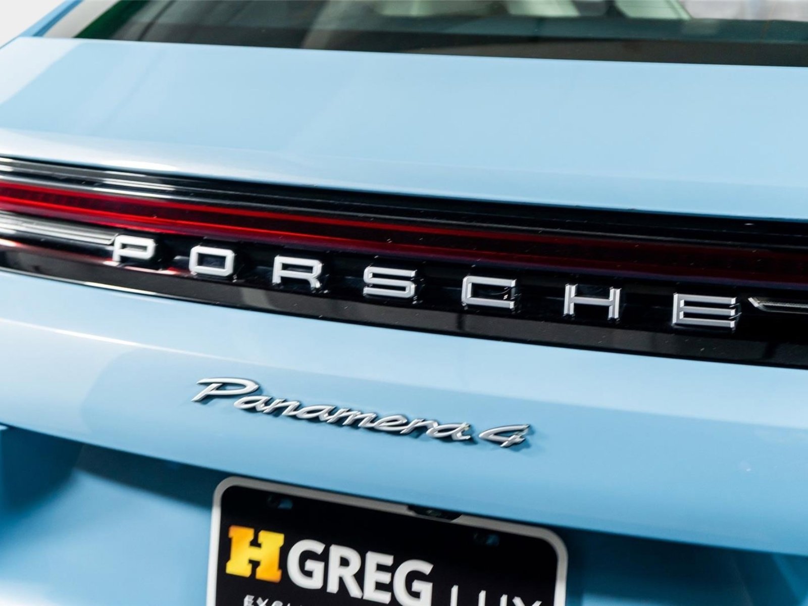 Used 2025 Porsche Panamera 4 w/ Premium Package image 14