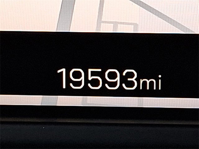 Used 2025 GMC Acadia Elevation image 27