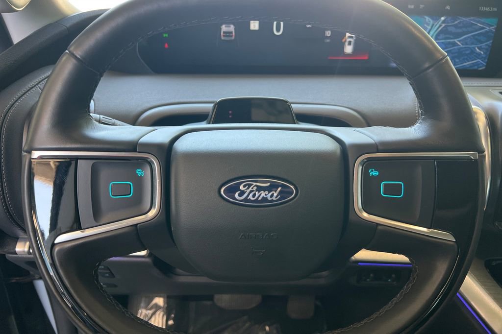 Used 2025 Ford Expedition Platinum image 29