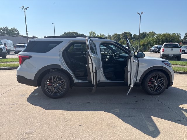 New 2027 Ford Explorer ST w/ Sun And Sound Package AWD/4WD image 11