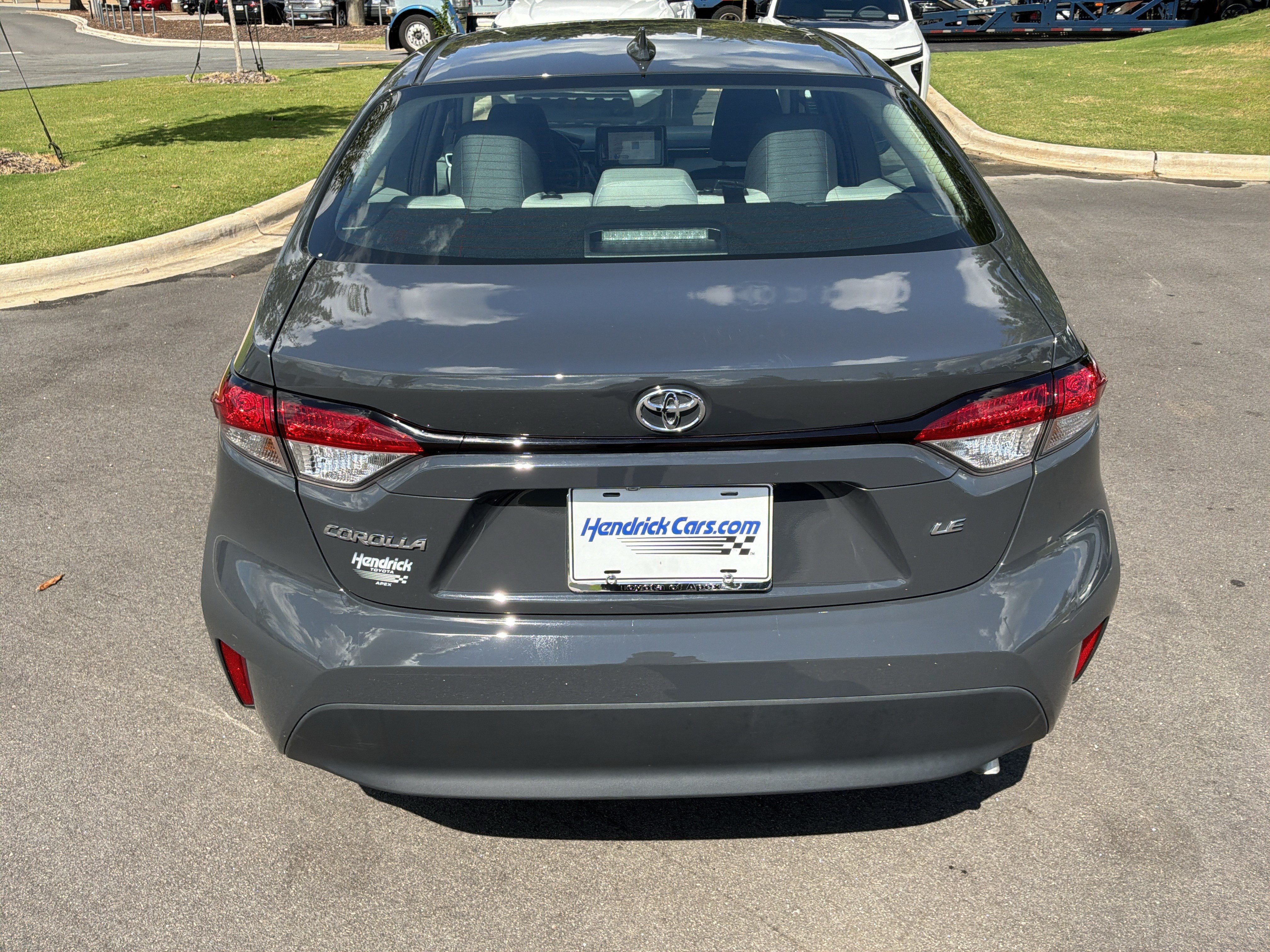 Used 2025 Toyota Corolla LE FWD image 9