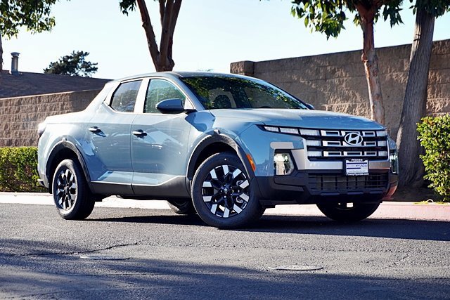 New 2025 Hyundai Santa Cruz SE image 2