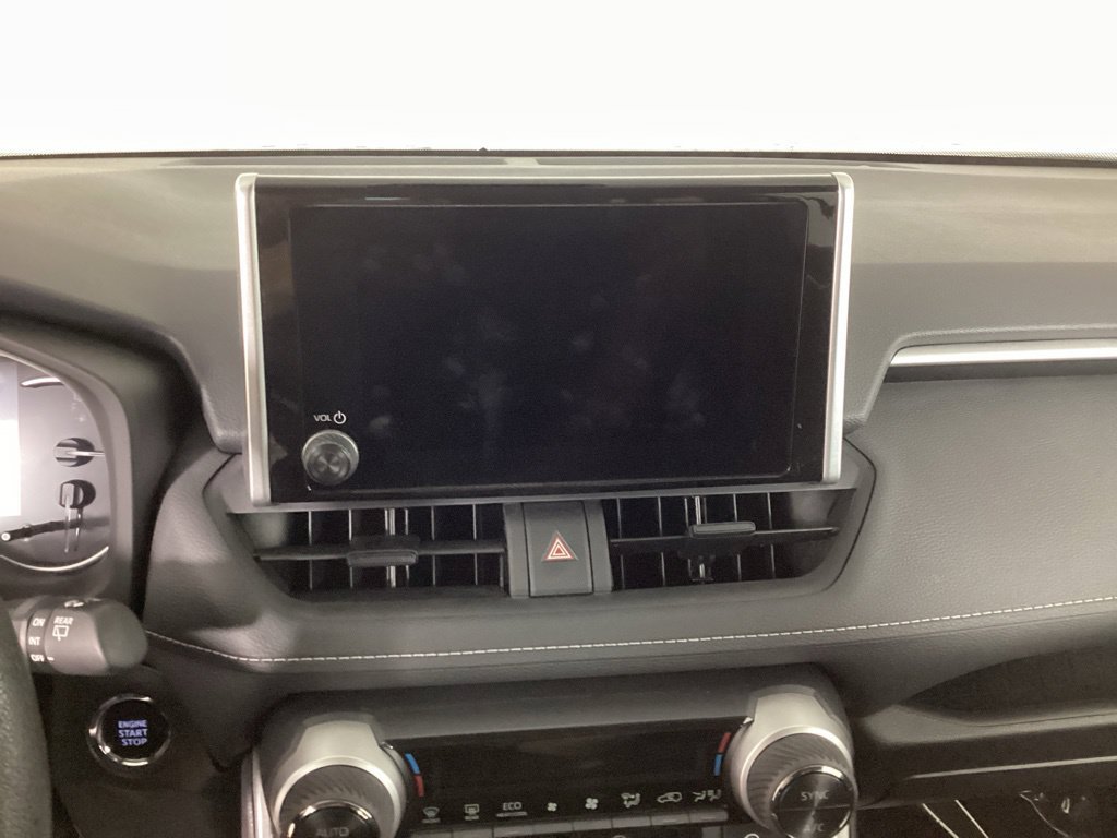 Used 2025 Toyota RAV4 XLE AWD/4WD image 18