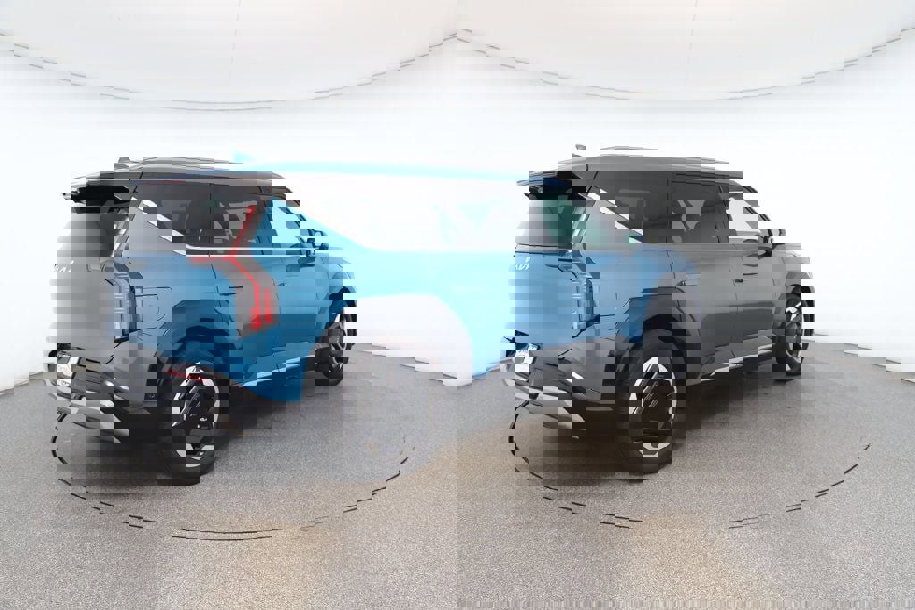 Used 2024 Kia EV9 Land image 5