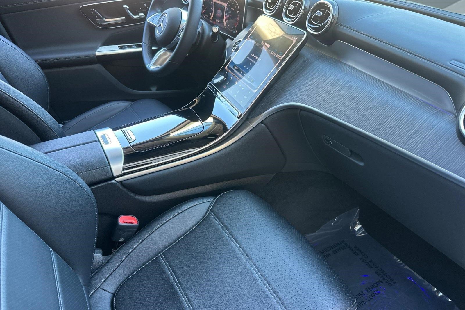 Certified 2024 Mercedes-Benz GLC 300 4MATIC image 33