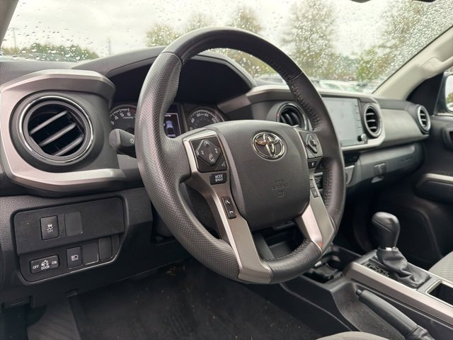 Used 2022 Toyota Tacoma SR5 w/ Technology Package image 10