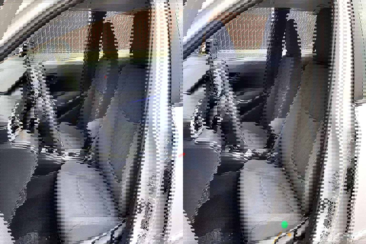 Used 2022 Toyota Corolla LE image 23