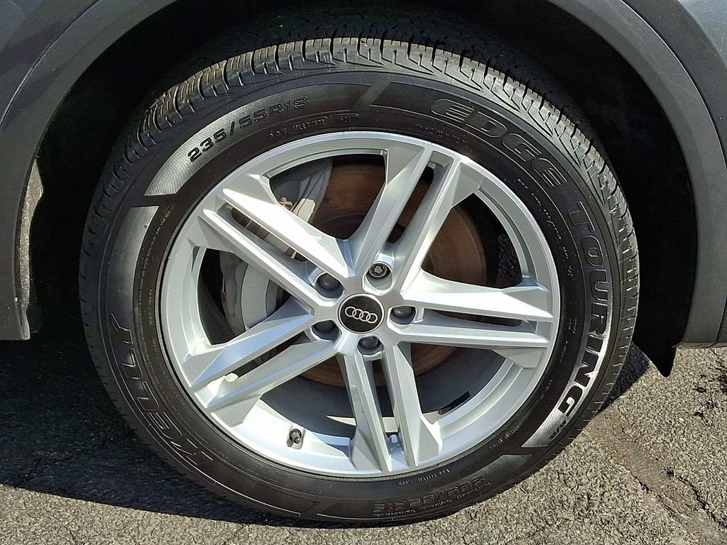 Used 2023 Audi Q5 e Premium w/ Convenience Package image 15