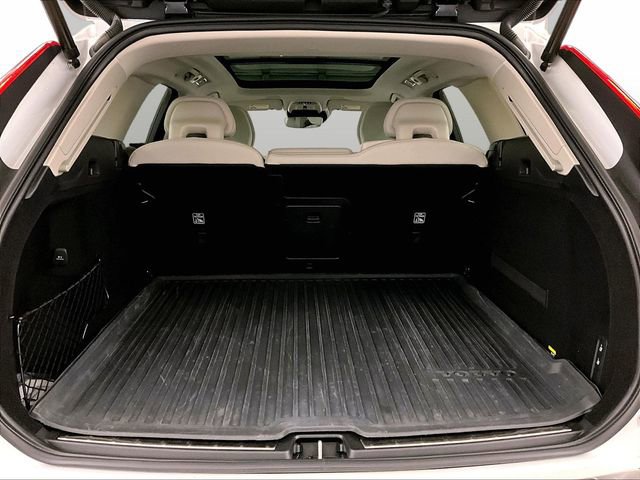 Used 2019 Volvo XC60 T5 Momentum w/ Multimedia Package AWD/4WD image 34