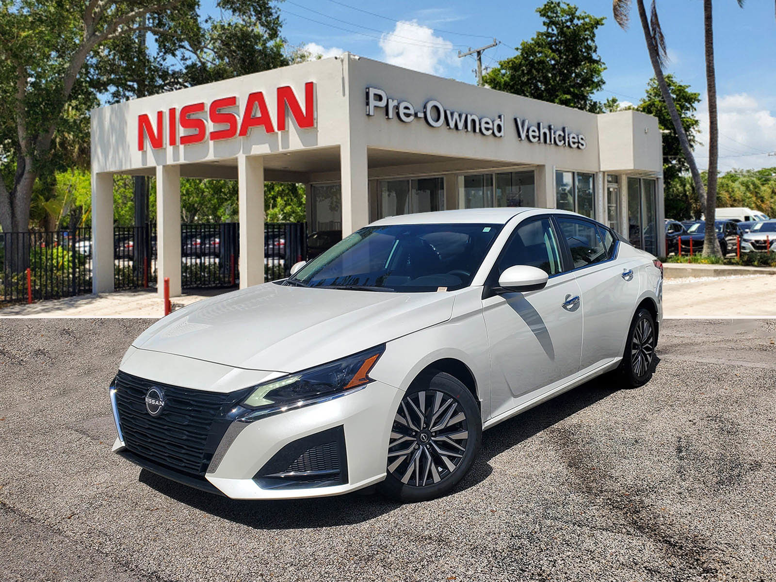 Certified 2023 Nissan Altima 2.5 SV image 1