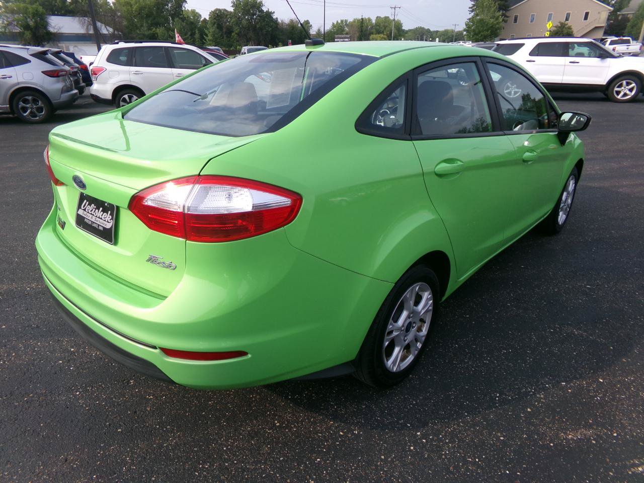 Used 2014 Ford Fiesta SE FWD image 3