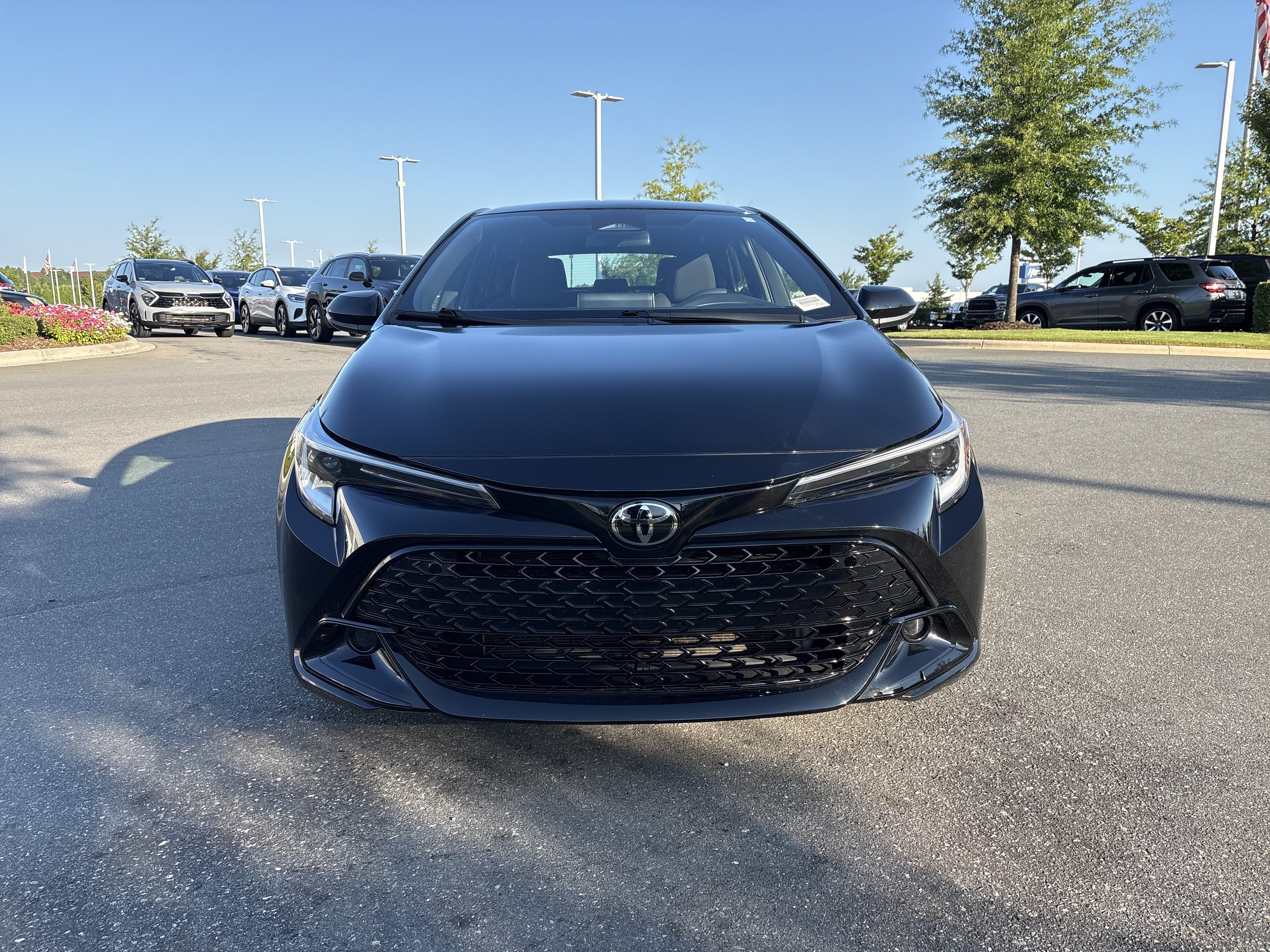 Used 2025 Toyota Corolla Hatchback w/ SE Package FWD image 3
