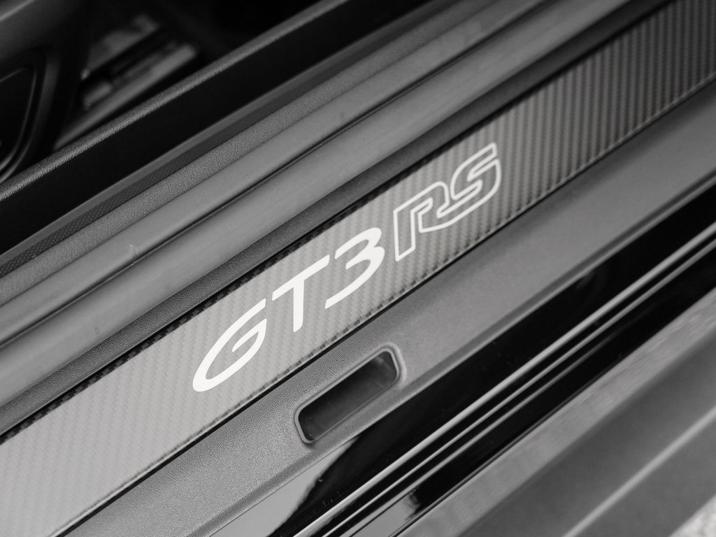 Used 2025 Porsche 911 GT3 RS RWD image 17
