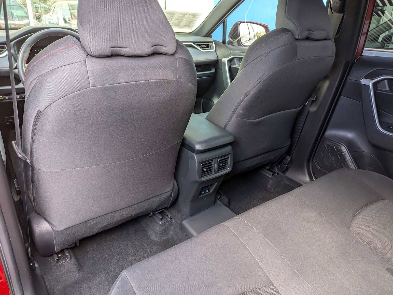 Used 2022 Toyota RAV4 SE w/ Weather & Moonroof Package AWD/4WD image 15