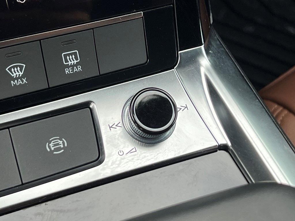 Certified 2022 Audi e-tron Premium w/ Convenience Plus Package image 33