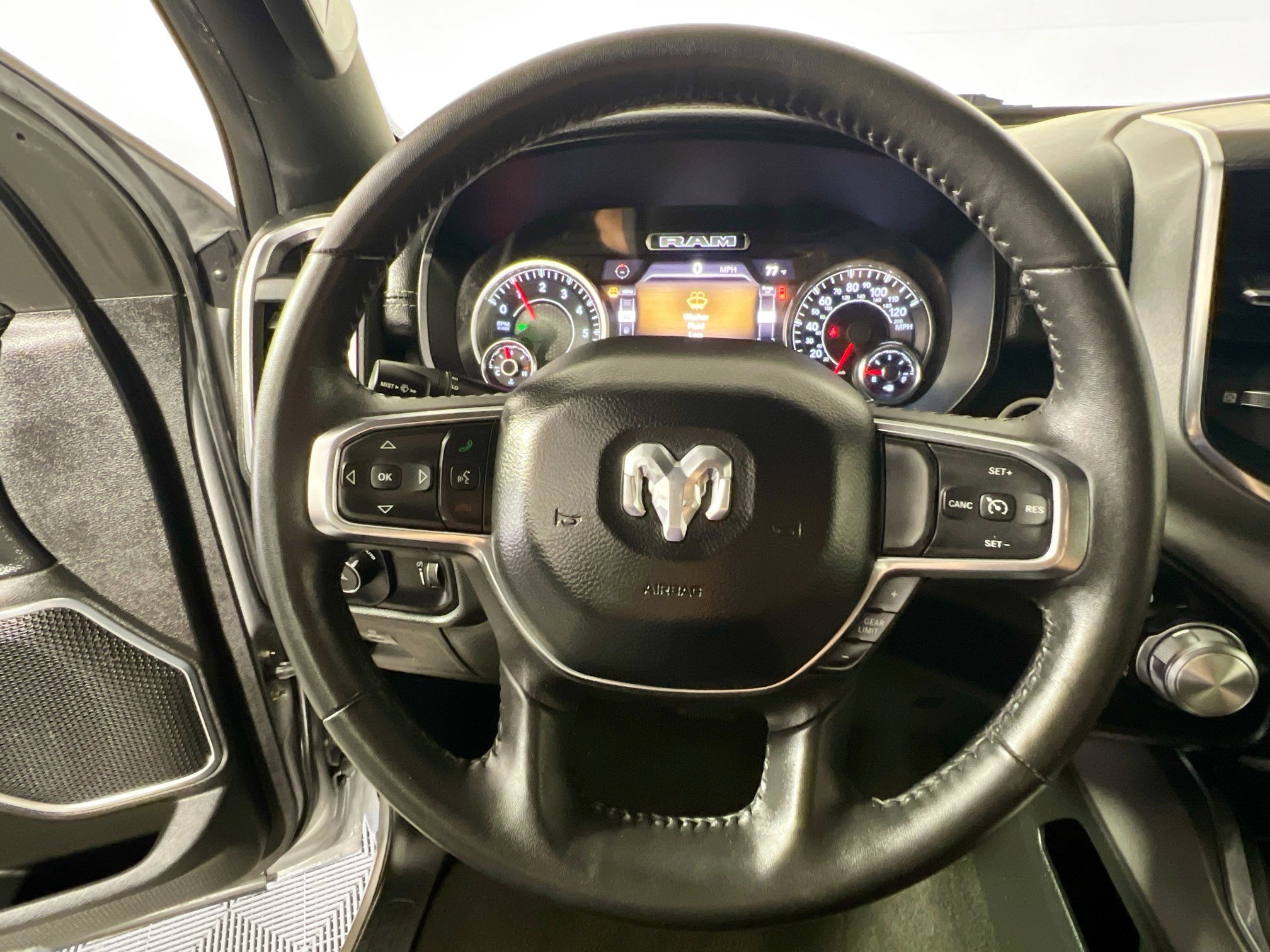 Used 2024 RAM 1500 Laramie image 17