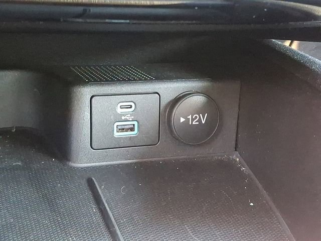 Used 2022 Ford Escape SE image 24