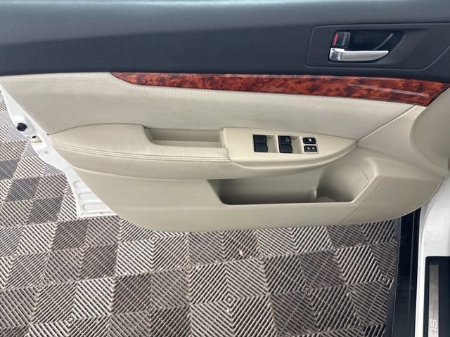 Used 2011 Subaru Outback 2.5i Limited image 20