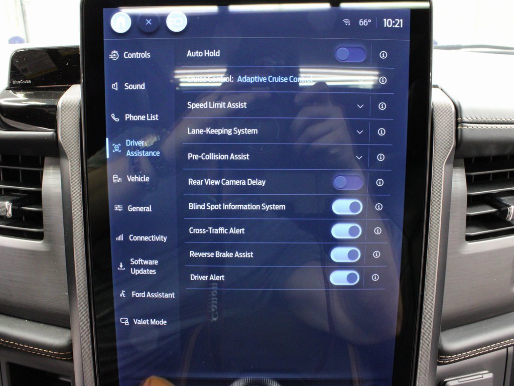 Used 2024 Ford Expedition Platinum image 23