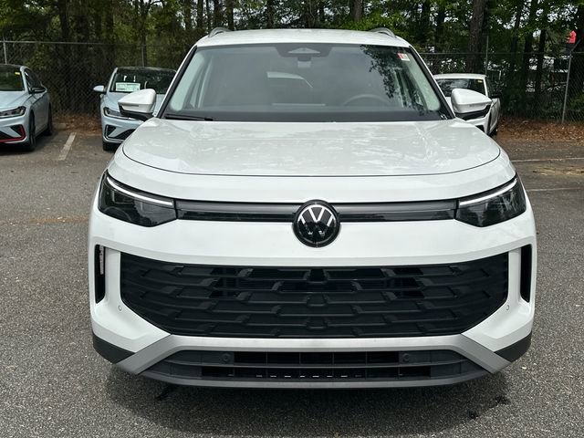 Certified 2025 Volkswagen Tiguan S image 2