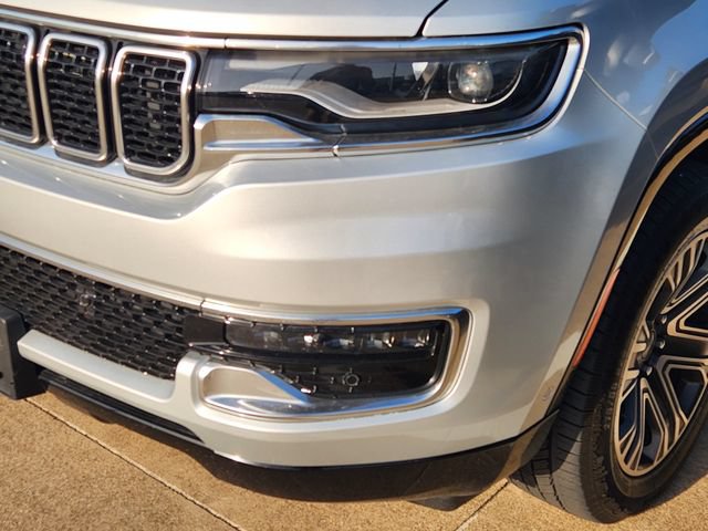 Used 2023 Jeep Wagoneer 2WD w/ Premium Group I image 8
