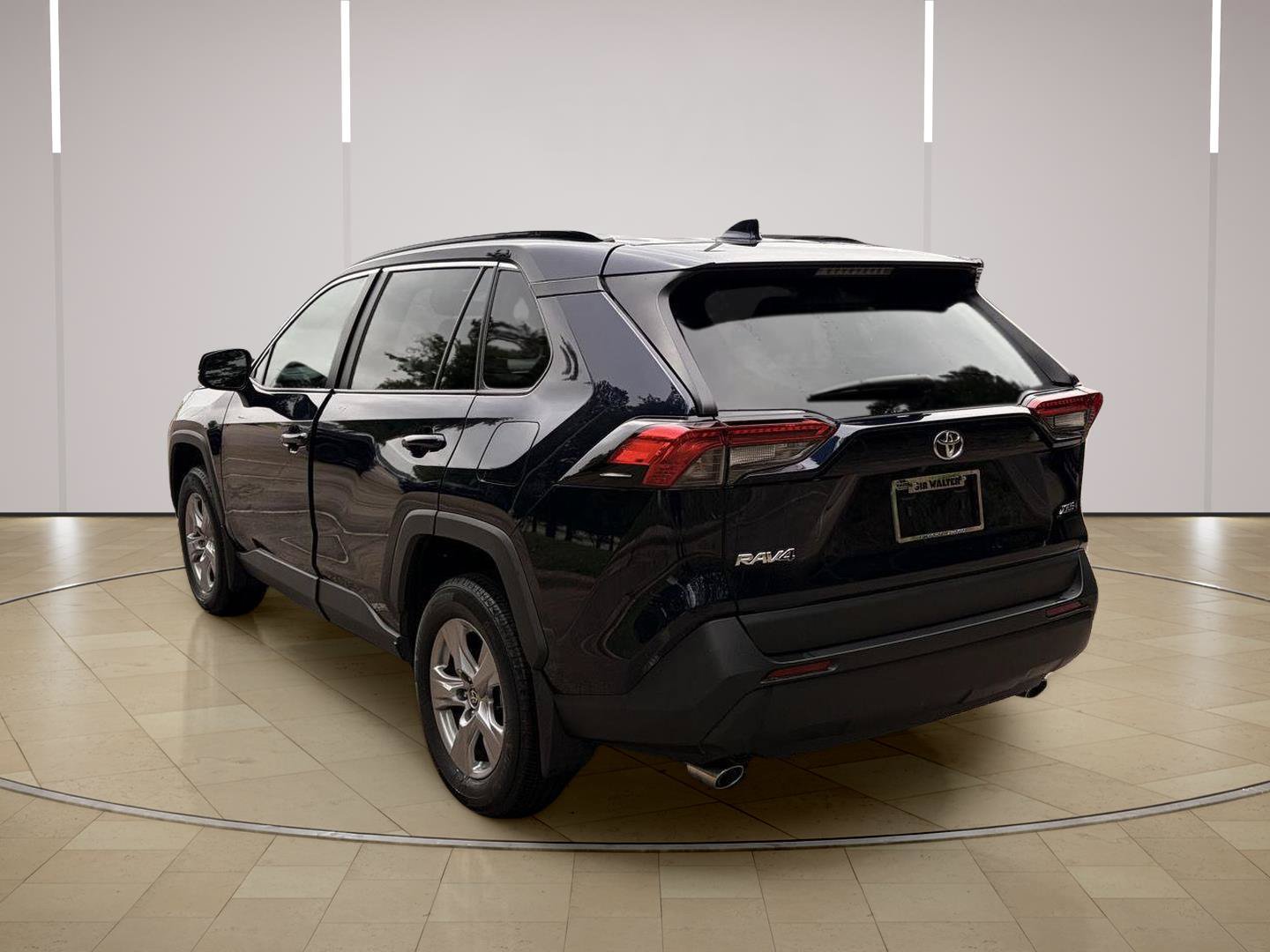 Used 2025 Toyota RAV4 XLE w/ Convenience Package FWD image 5
