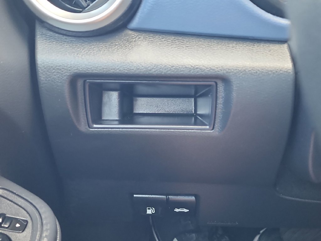 Used 2024 Nissan Versa SV FWD image 21