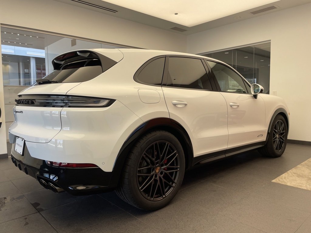 New 2026 Porsche Cayenne GTS image 27