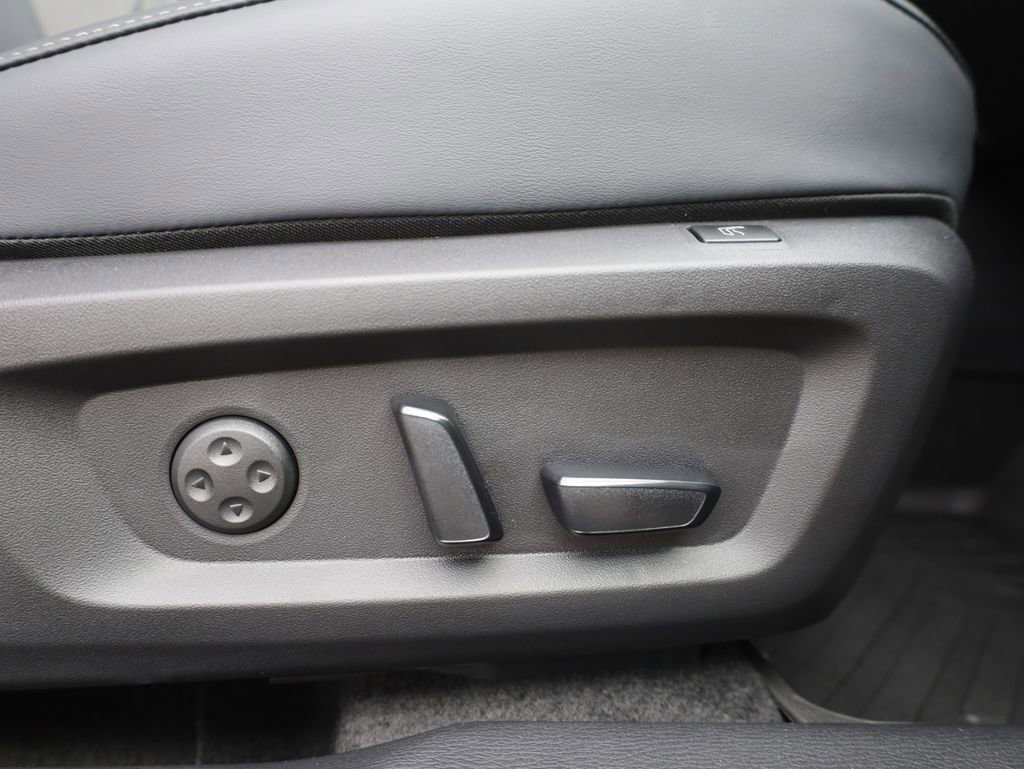 New 2025 Mitsubishi Outlander SEL Black Edition image 14
