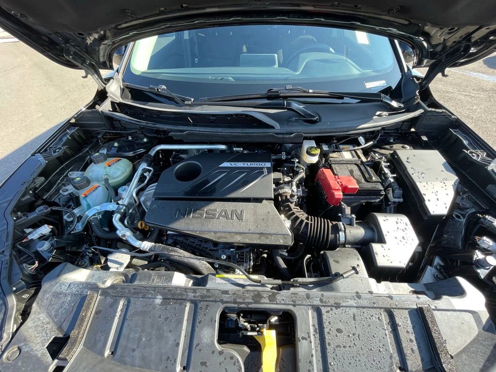 Used 2025 Nissan Rogue SV image 32
