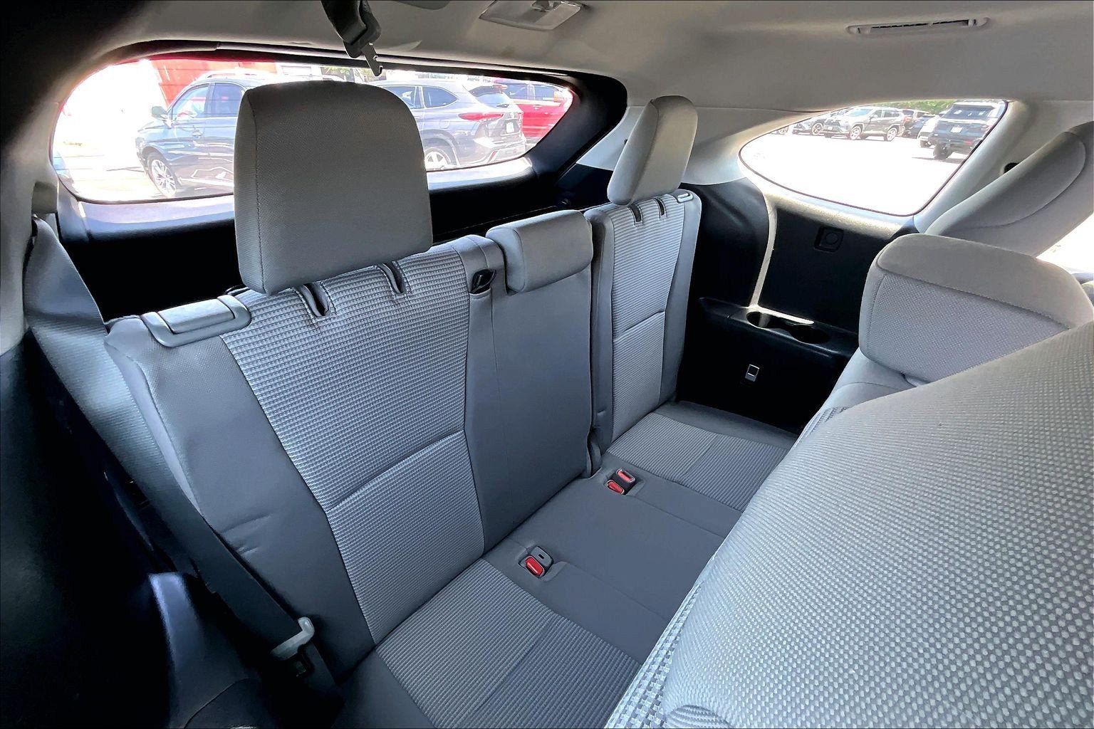 Used 2021 Toyota Highlander L AWD/4WD image 25