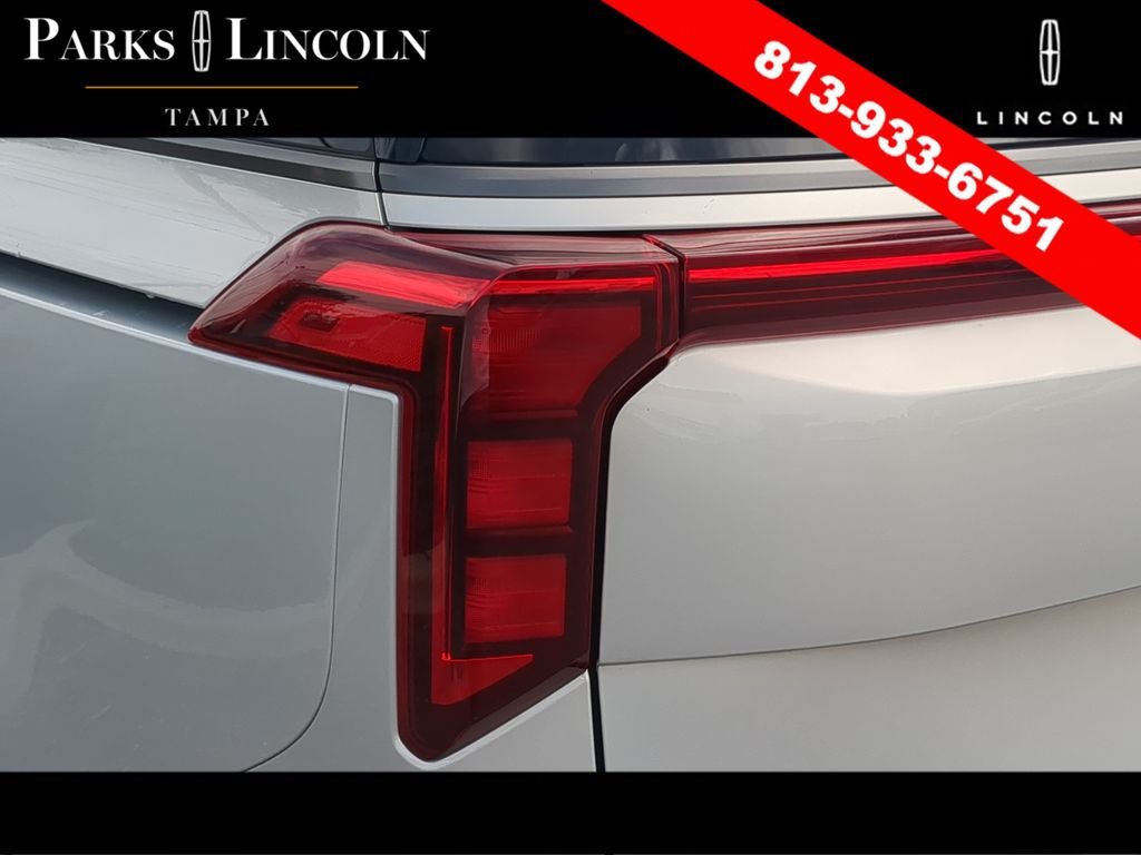 Used 2025 Kia Carnival SX FWD image 7