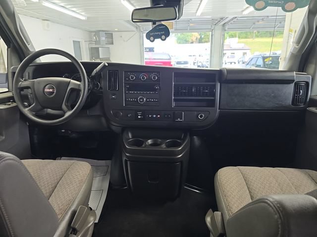 Certified 2025 GMC Savana 3500 LT w/ LT Preferred Equipment Group RWD image 9