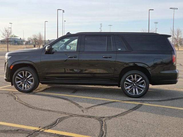 Used 2023 Cadillac Escalade ESV Sport w/ Touring Package AWD/4WD image 7