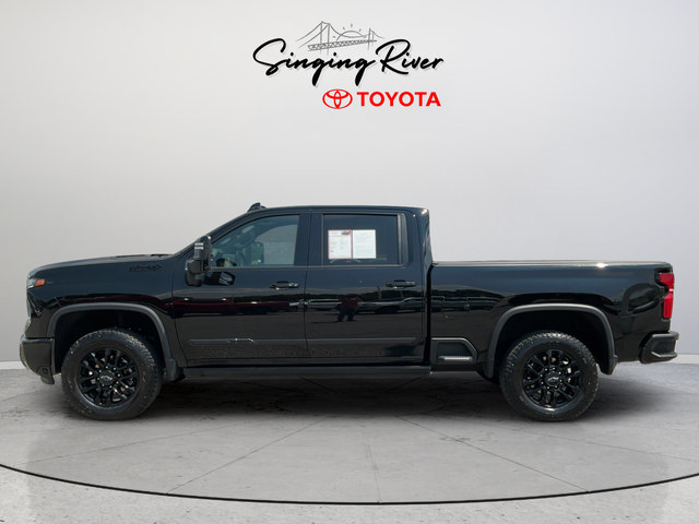Used 2025 Chevrolet Silverado 2500 High Country w/ High Country Premium Package AWD/4WD image 4