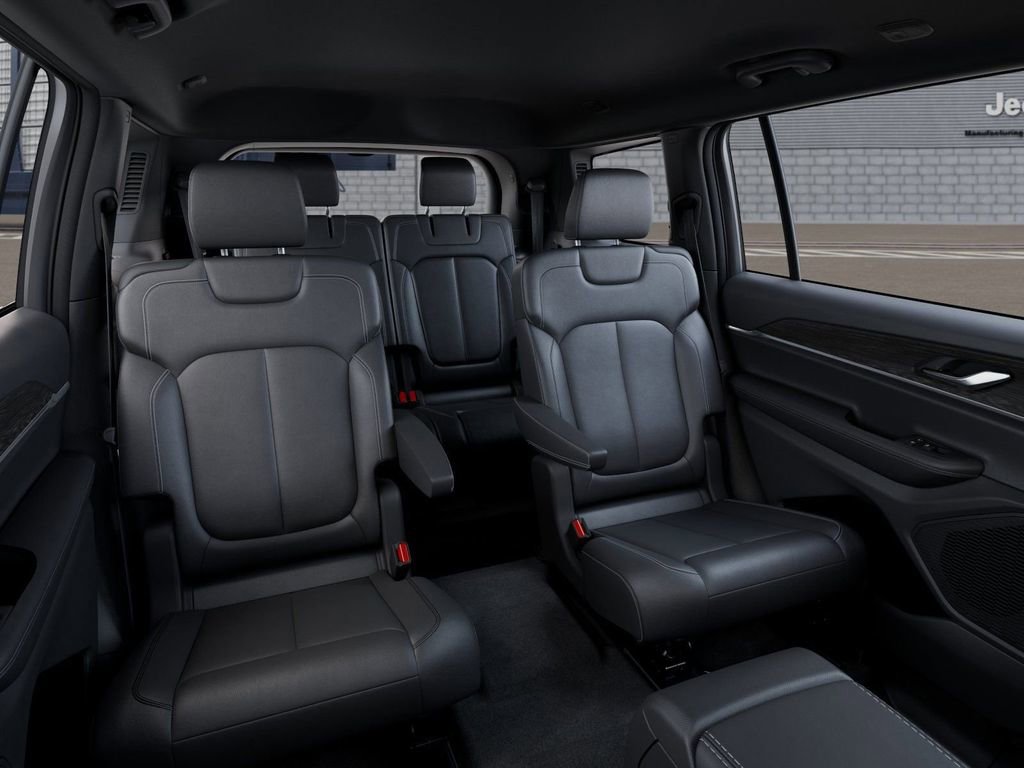 New 2025 Jeep Grand Cherokee L Limited w/ Black Appearance Package image 15