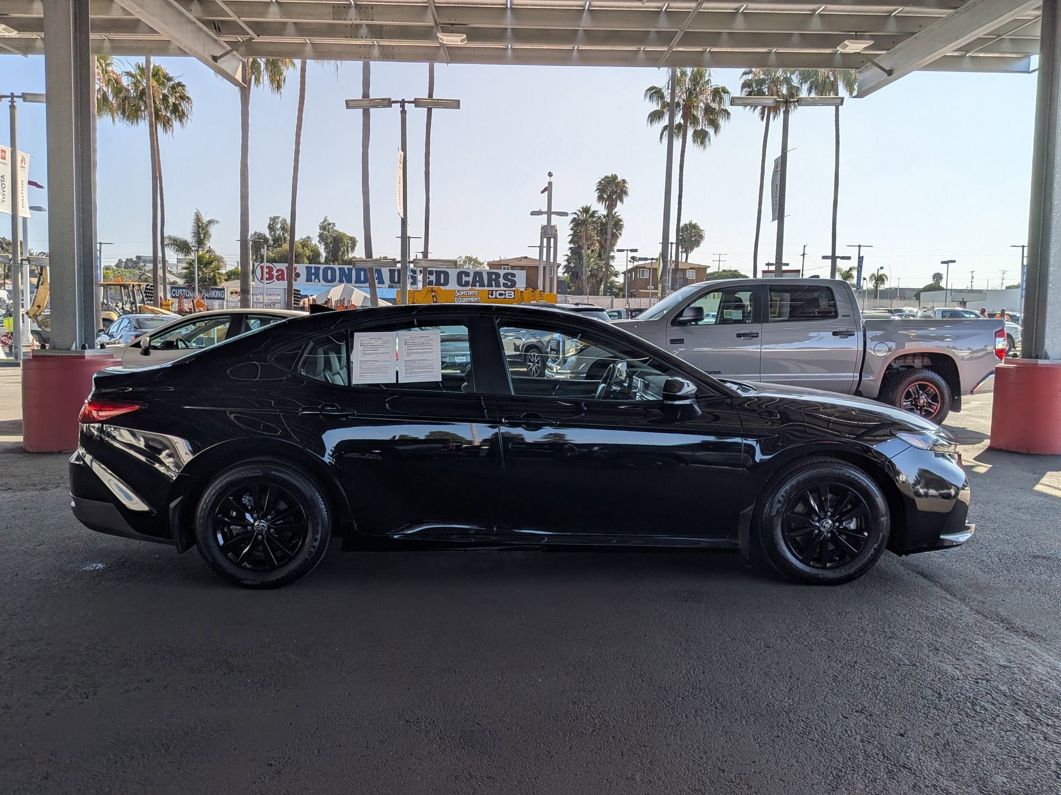 Certified 2025 Toyota Camry LE FWD image 5