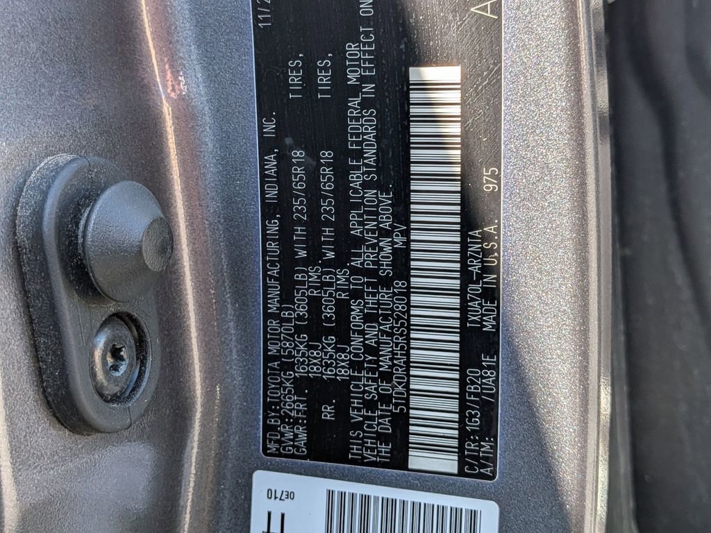 Used 2024 Toyota Highlander LE image 35