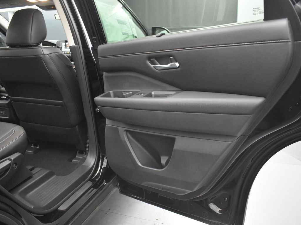 New 2025 Nissan Pathfinder SL image 20