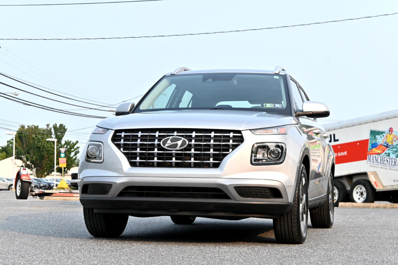 Used 2022 Hyundai Venue SEL image 6