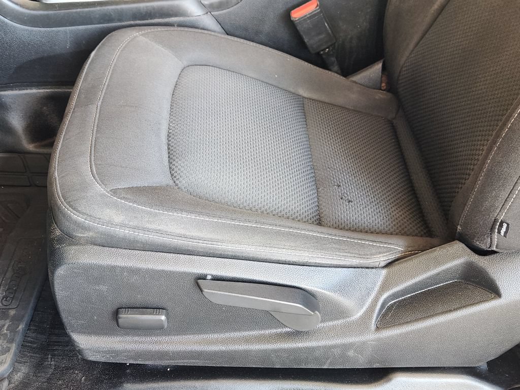 Used 2022 Chevrolet Colorado LT w/ Fleet Safety Package RWD image 18